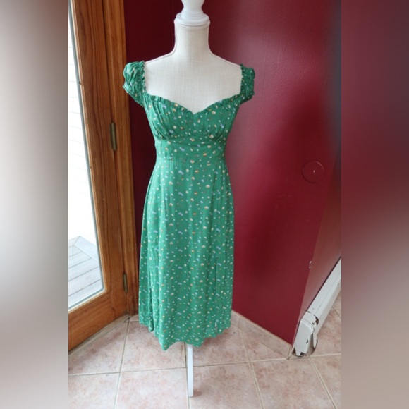 Astr Dresses & Skirts - ASTR floral midi dress